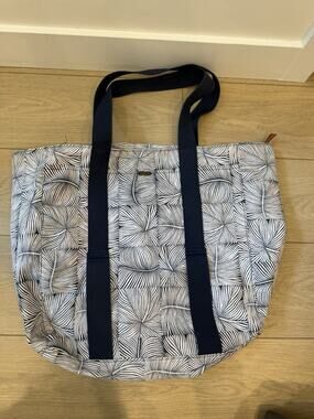 Vintage ROXY Carry On Travel Bag Tote Bag Blue And White